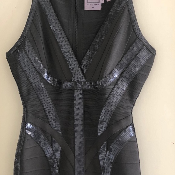 BLACK FRIDAY DISCOUNT
XS Herve Leger Dress - Picture 2 of 5